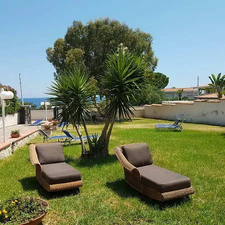 In Polluce Fontane Bianche